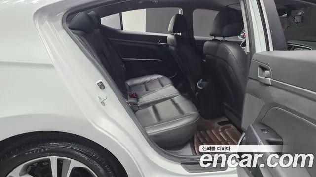 Hyundai Avante 2018 thumb 12