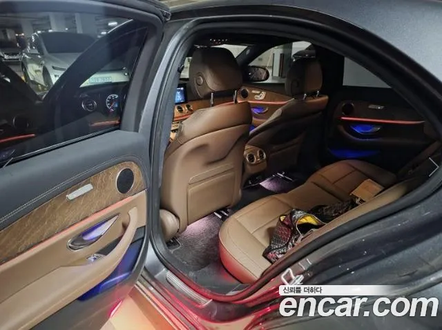 Mercedes-Benz E-Класс 2023 thumb 6