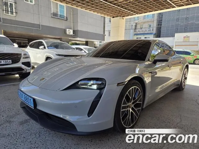 Porsche Taycan 2022 thumb 3