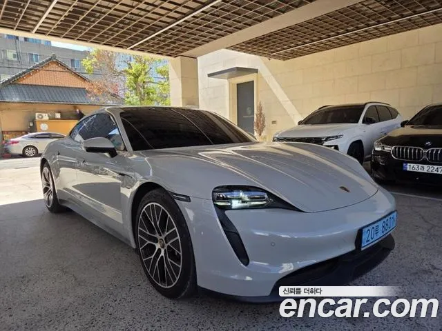 Porsche Taycan 2022 thumb 4