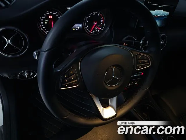 Mercedes-Benz A-Класс 2017 thumb 9