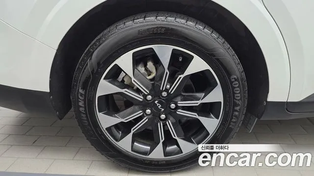 Kia Carnival 2023 thumb 5