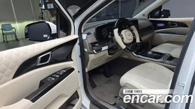 Kia Carnival 2023 thumb 10
