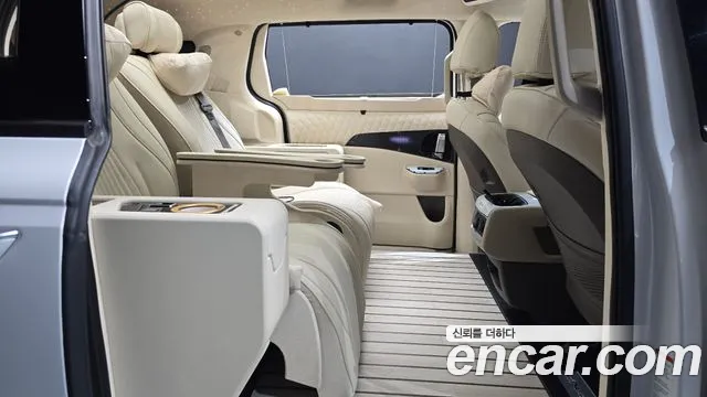 Kia Carnival 2023 thumb 11