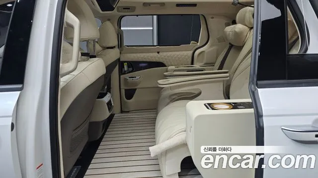 Kia Carnival 2023 thumb 12