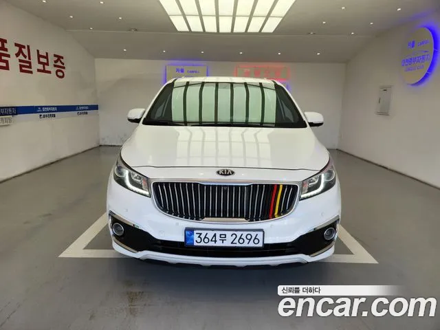Kia Carnival 2018 thumb 3