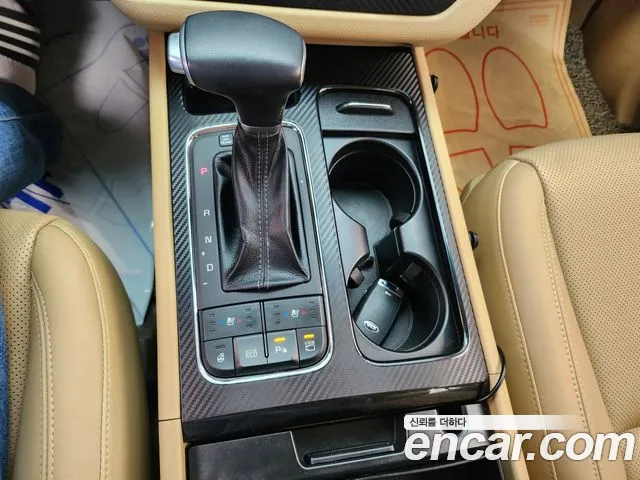 Kia Carnival 2018 thumb 9