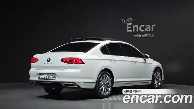 Volkswagen Passat (North America and China) 2021 thumb 2