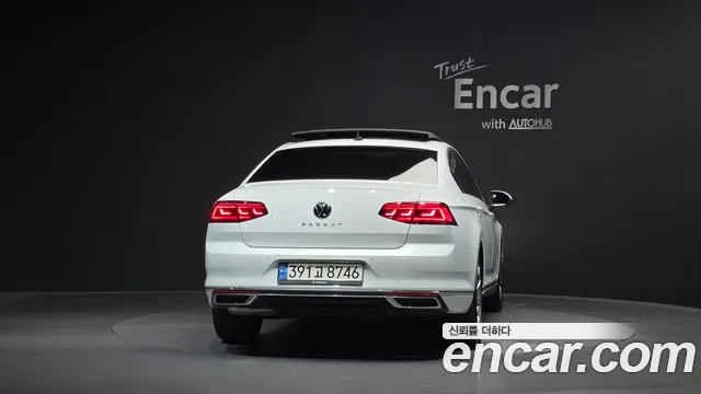 Volkswagen Passat (North America and China) 2021 thumb 4