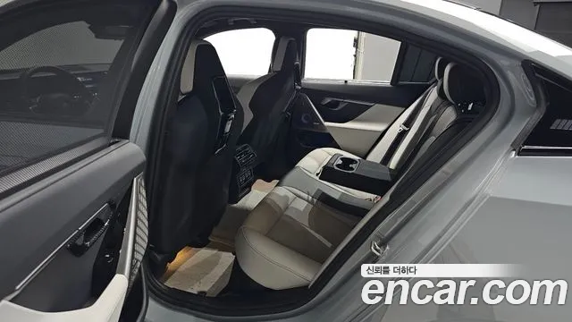 BMW M5 2025 thumb 11