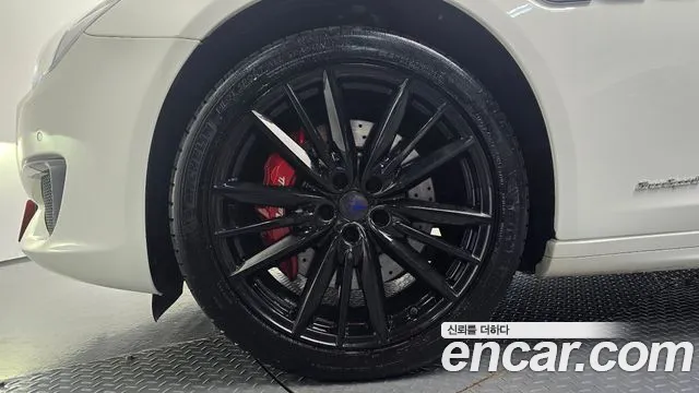 Maserati Quattroporte 2019 thumb 5
