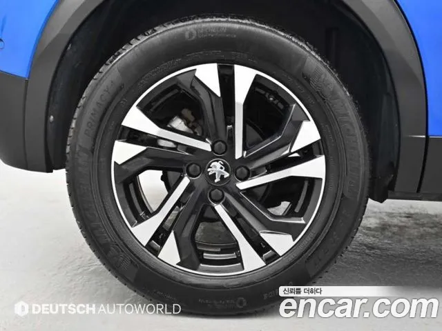 Peugeot 2008 2021 thumb 5