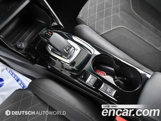 Peugeot 2008 2021 thumb 9