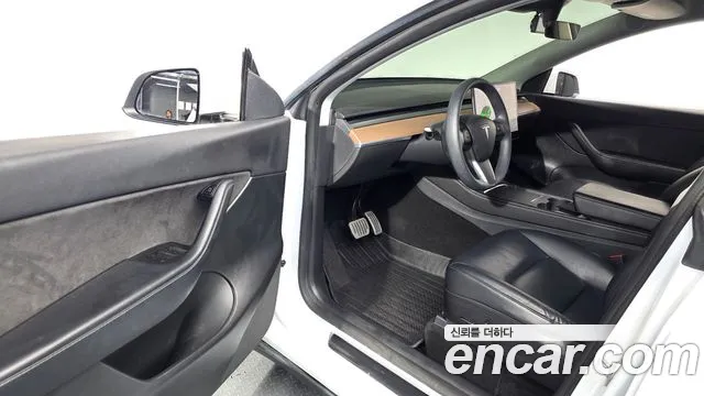 Tesla Model Y 2021 thumb 9