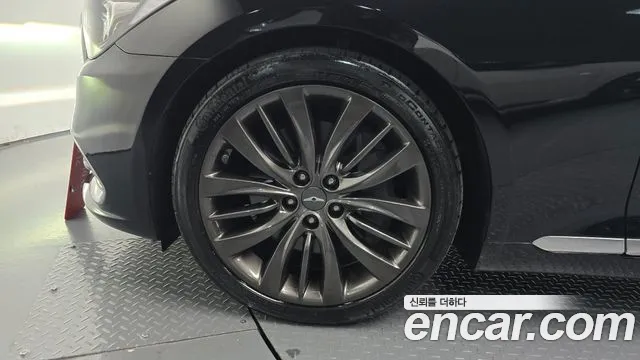 Genesis G80 2017 thumb 4