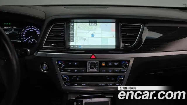 Genesis G80 2017 thumb 12