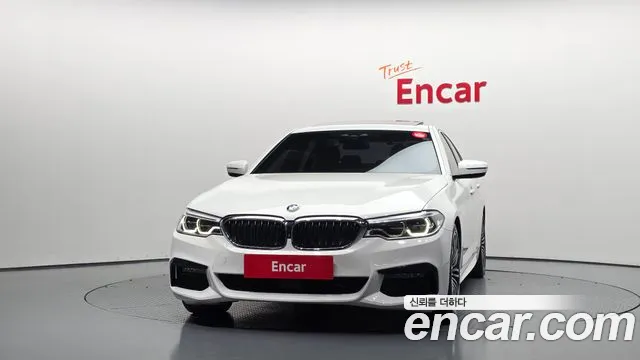 BMW 5-Series 2019 thumb 3