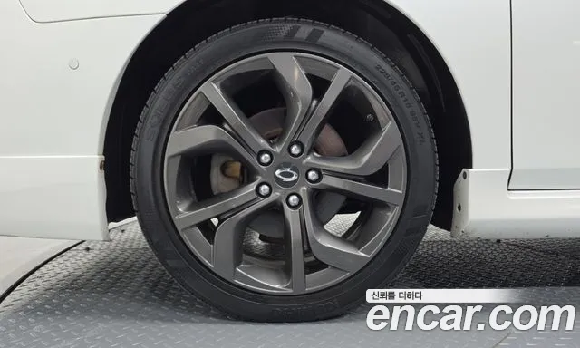 Renault-KoreaSamsung SM5 2012 thumb 4