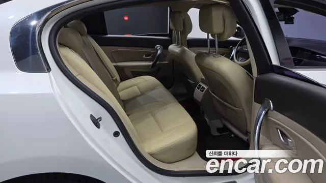 Renault-KoreaSamsung SM5 2012 thumb 10