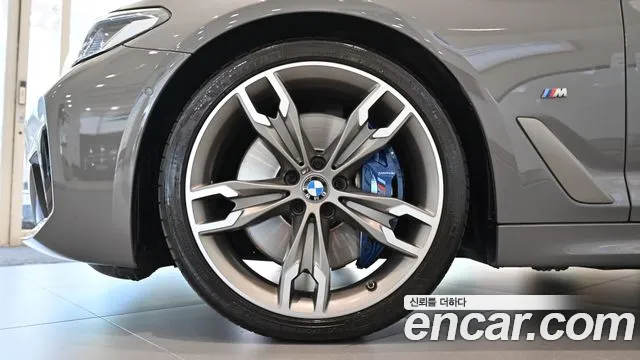 BMW 5-Series 2020 thumb 5