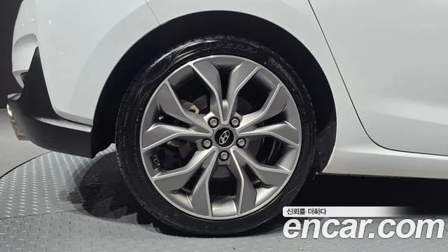 Hyundai i30 2020 thumb 5