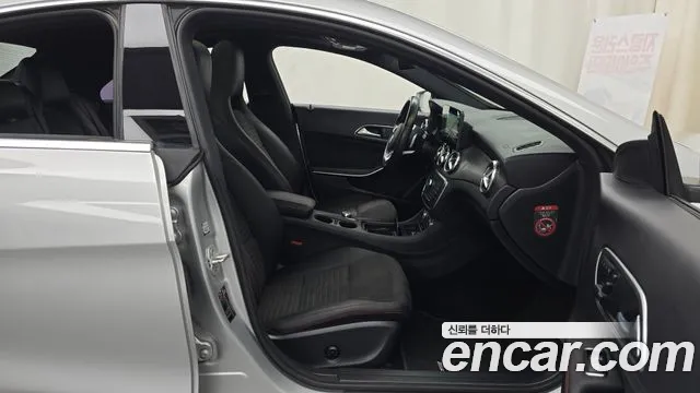Mercedes-Benz CLA 2015 thumb 11