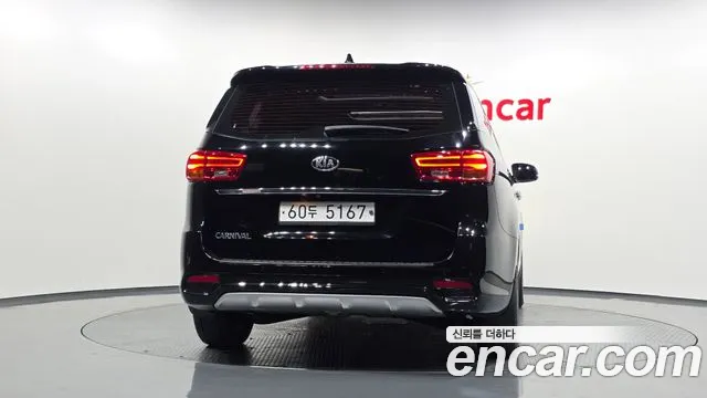 Kia Carnival 2018 thumb 3
