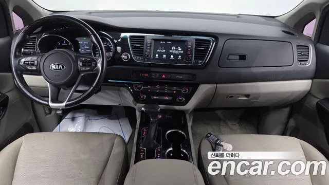 Kia Carnival 2018 thumb 6