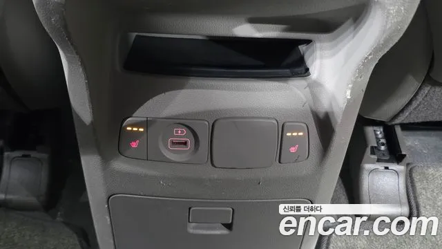 Kia Carnival 2018 thumb 11