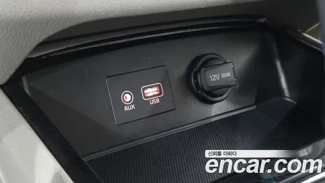 Kia Carnival 2018 thumb 12