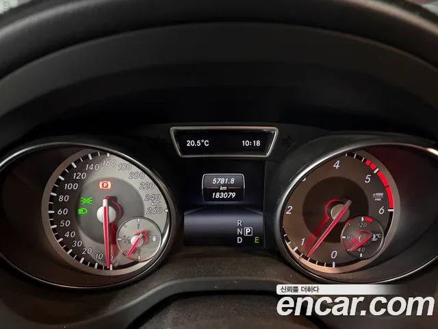 Mercedes-Benz CLA 2015 thumb 4