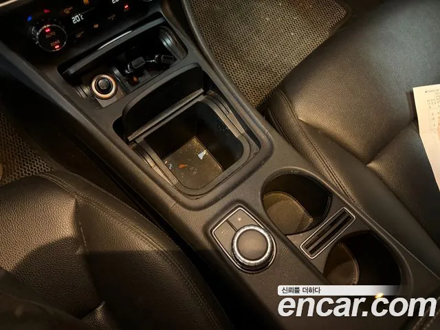 Mercedes-Benz CLA 2015 thumb 10
