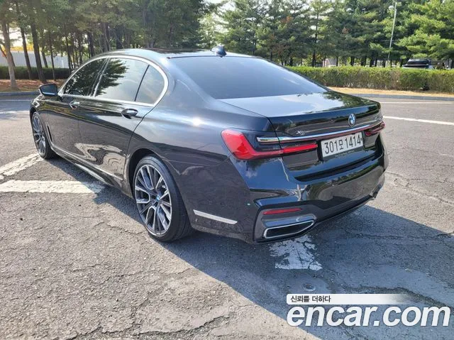 BMW 7-Series 2021 thumb 4