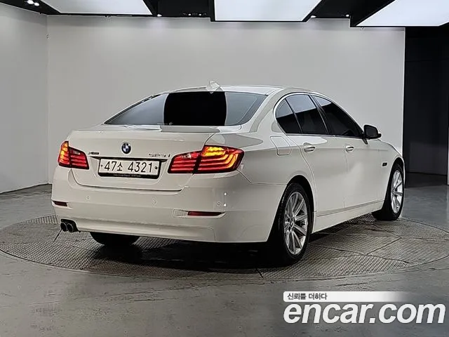 BMW 5-Series 2013 thumb 4