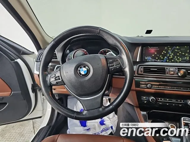 BMW 5-Series 2013 thumb 9