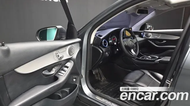 Mercedes-Benz GLC 2017 thumb 9