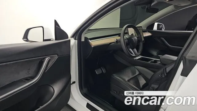 Tesla Model Y 2021 thumb 9