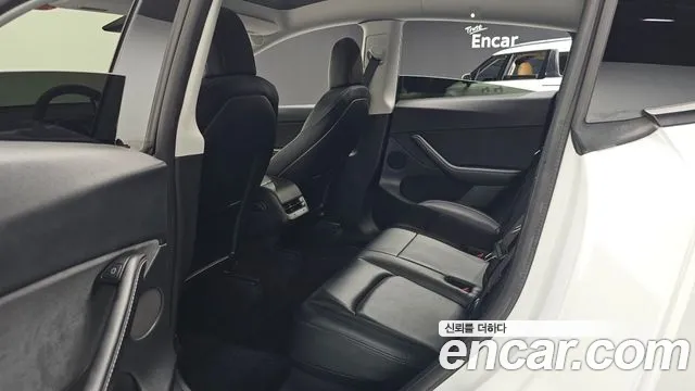 Tesla Model Y 2021 thumb 10