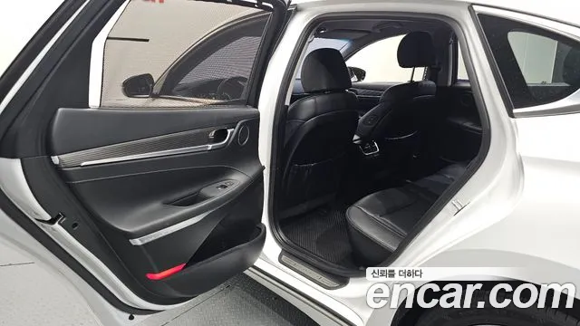 Hyundai Grandeur 2017 thumb 12