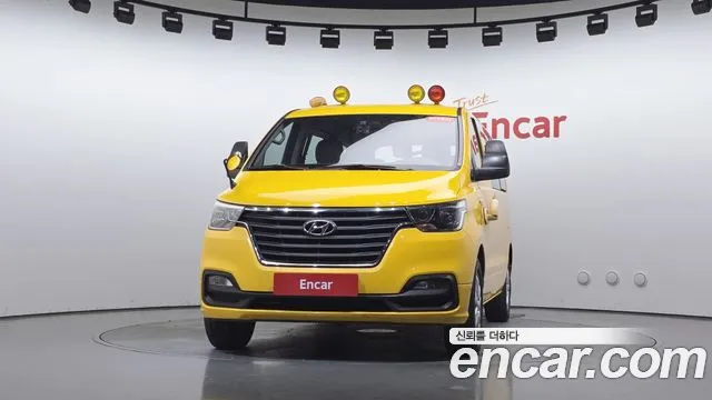 Hyundai Starex 2018 thumb 2