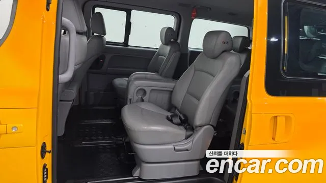 Hyundai Starex 2018 thumb 10
