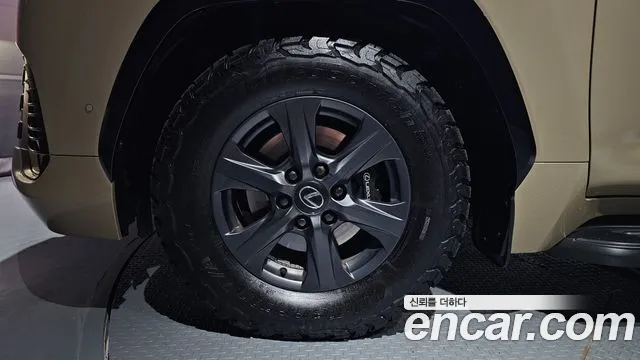 Lexus LX 2025 thumb 5
