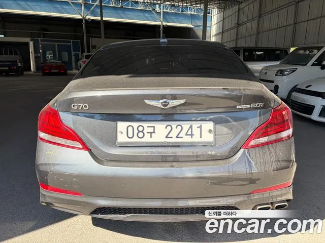 Genesis G70 2018 thumb 3