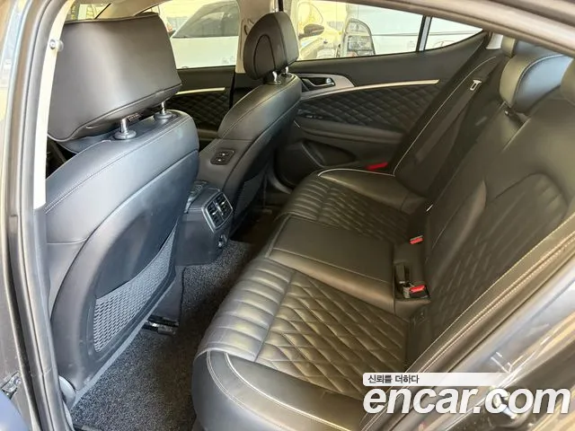Genesis G70 2018 thumb 6