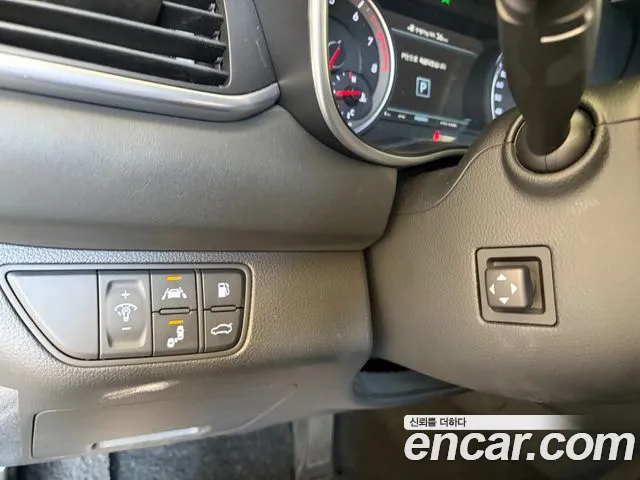 Genesis G70 2018 thumb 10