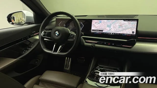 BMW 5-Series 2023 thumb 5