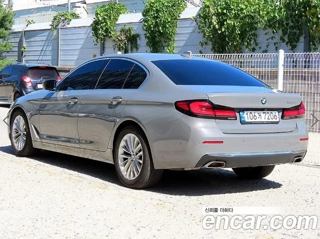 BMW 5-Series 2022 thumb 3