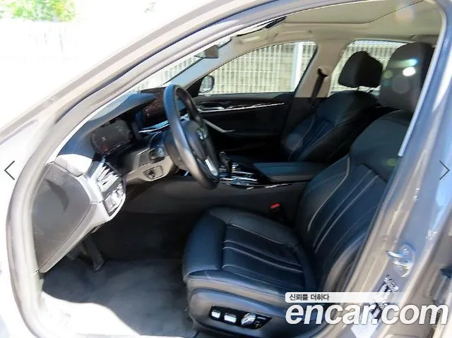 BMW 5-Series 2022 thumb 5