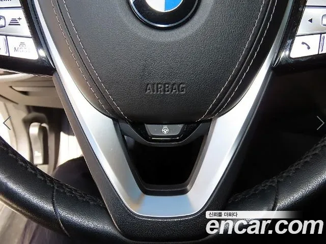 BMW 5-Series 2022 thumb 10