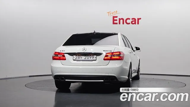 Mercedes-Benz E-Класс 2011 thumb 4